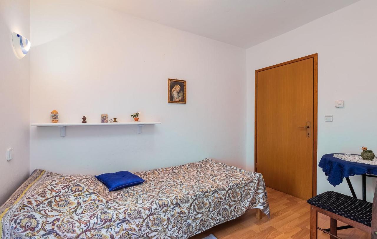 Jelena Apartment Porec Bagian luar foto
