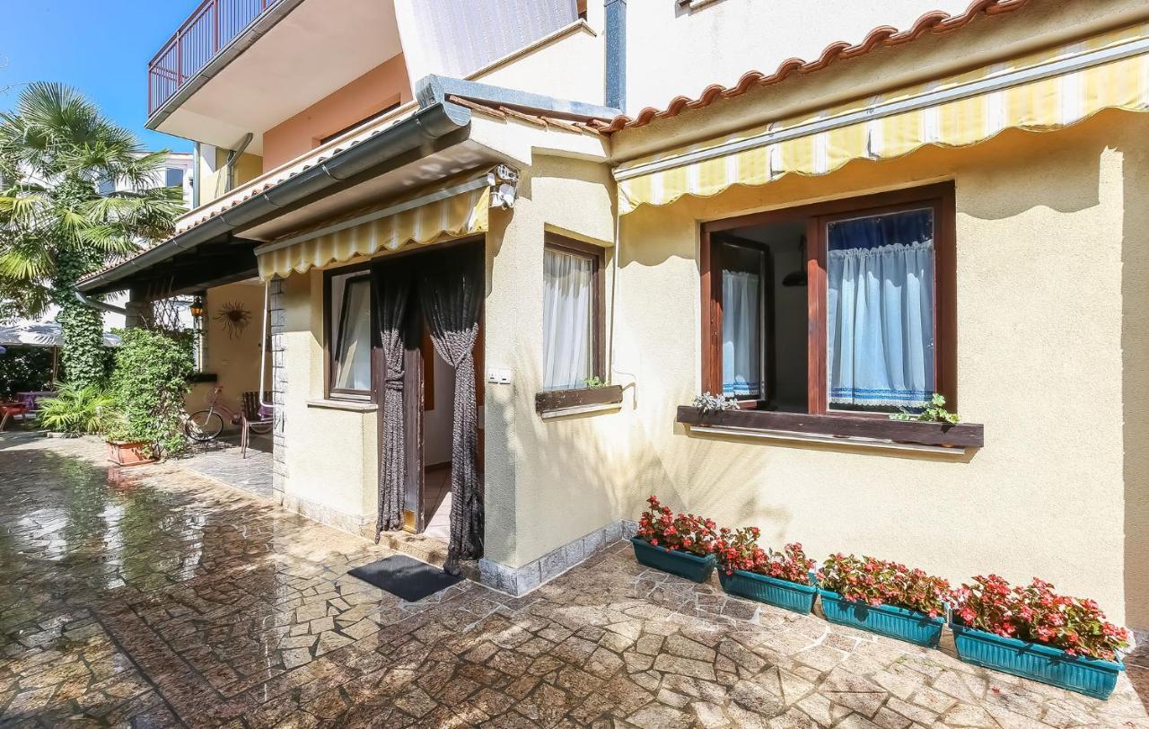 Jelena Apartment Porec Bagian luar foto