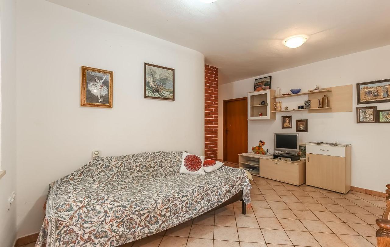 Jelena Apartment Porec Bagian luar foto